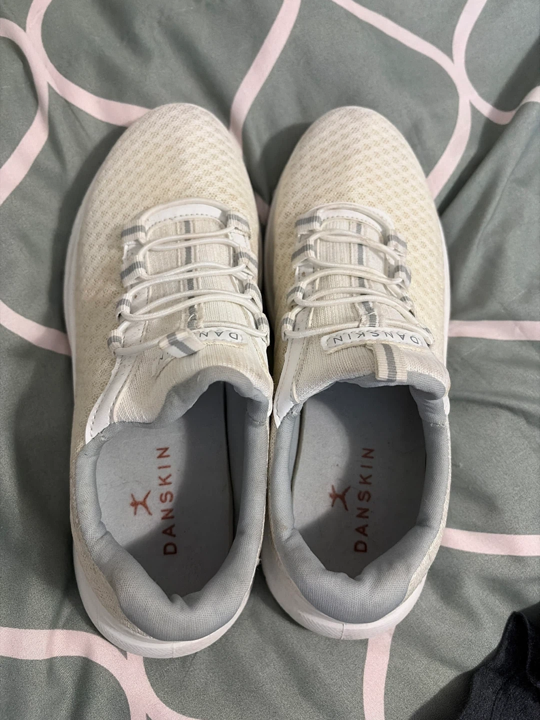 Brand New. Worn once. Danskin White Sneakers - photo 3