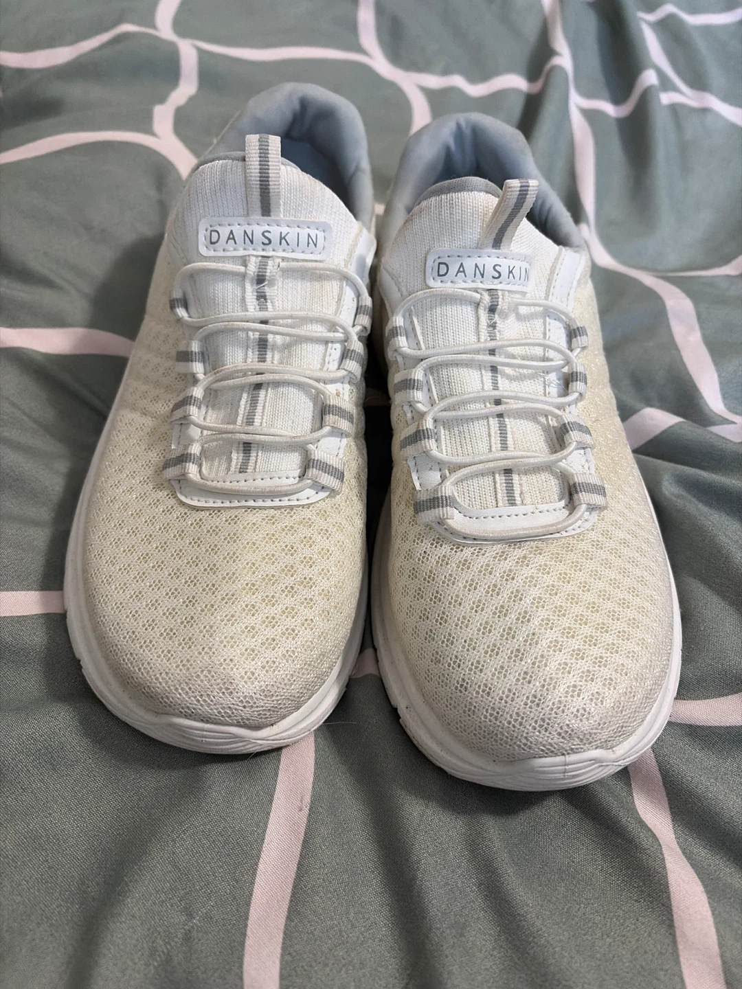 Brand New. Worn once. Danskin White Sneakers - photo 2
