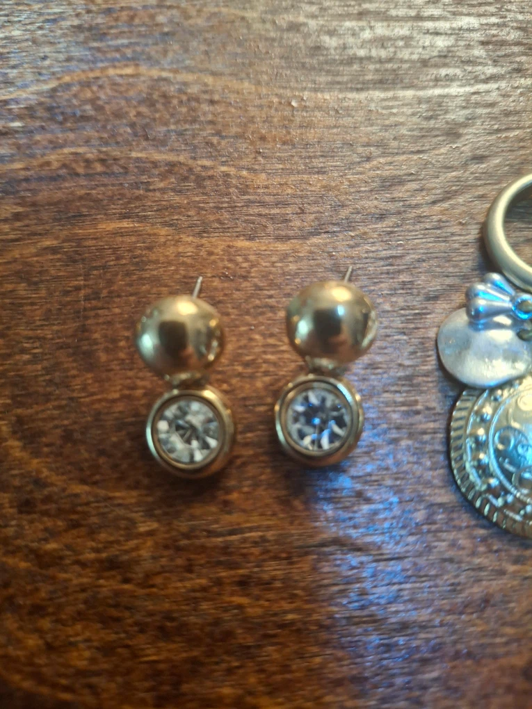 3 pairs of earrings (priced as a set) 🏈 - photo 2
