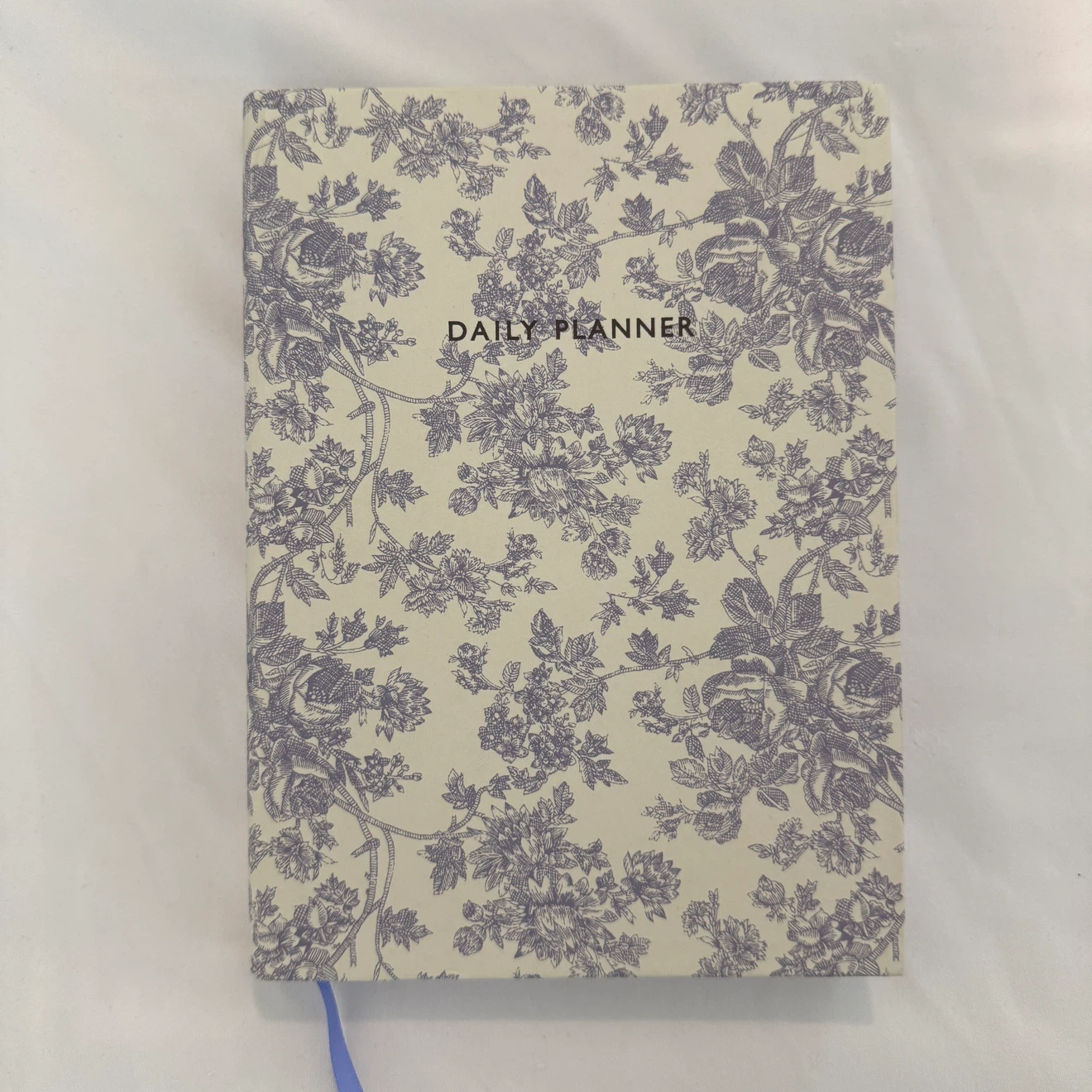 New✨Urban Outfitters coquette toile daily planner