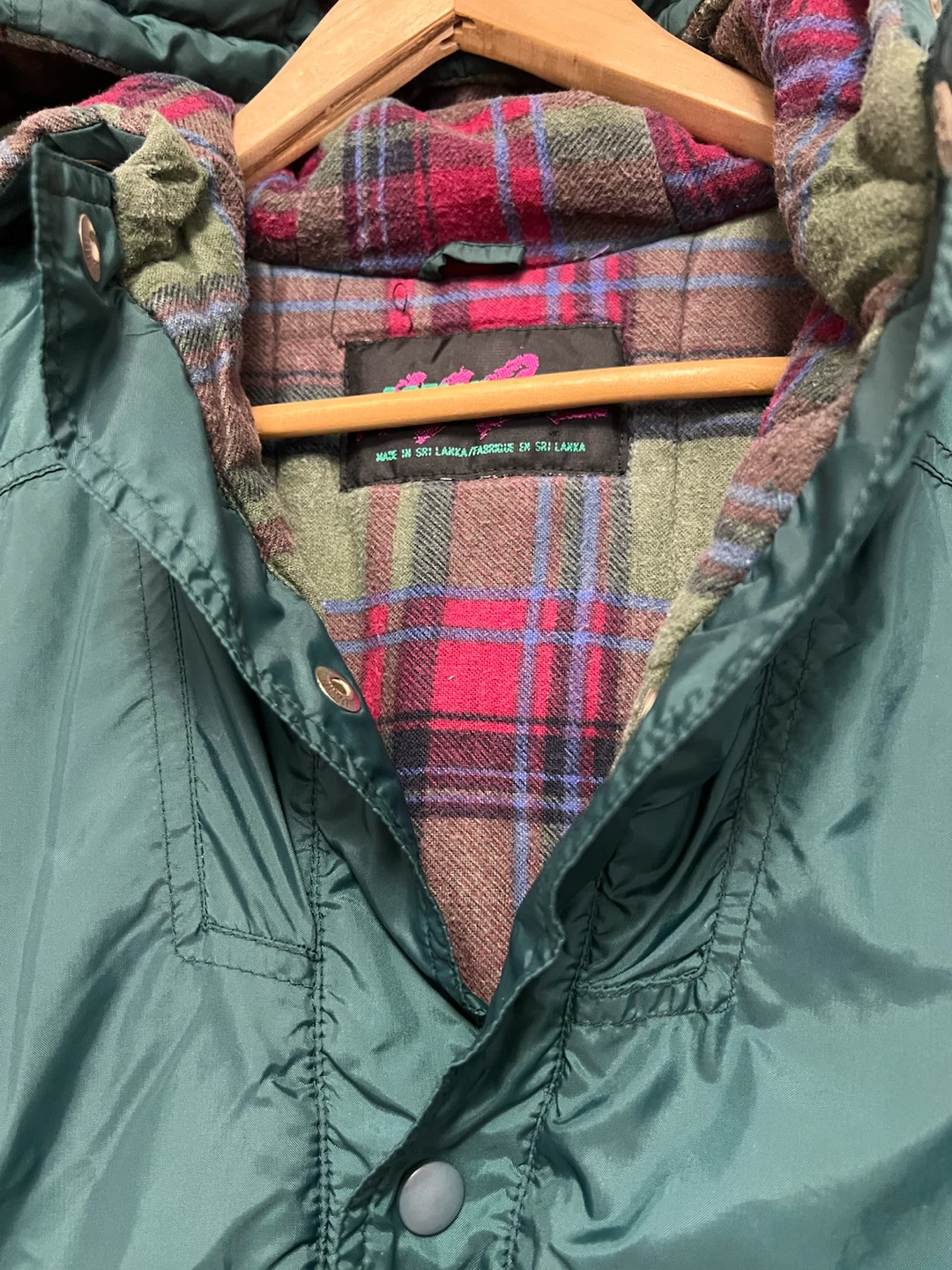 🏈 Green Hooded Jacket with Plaid Lining - photo 3