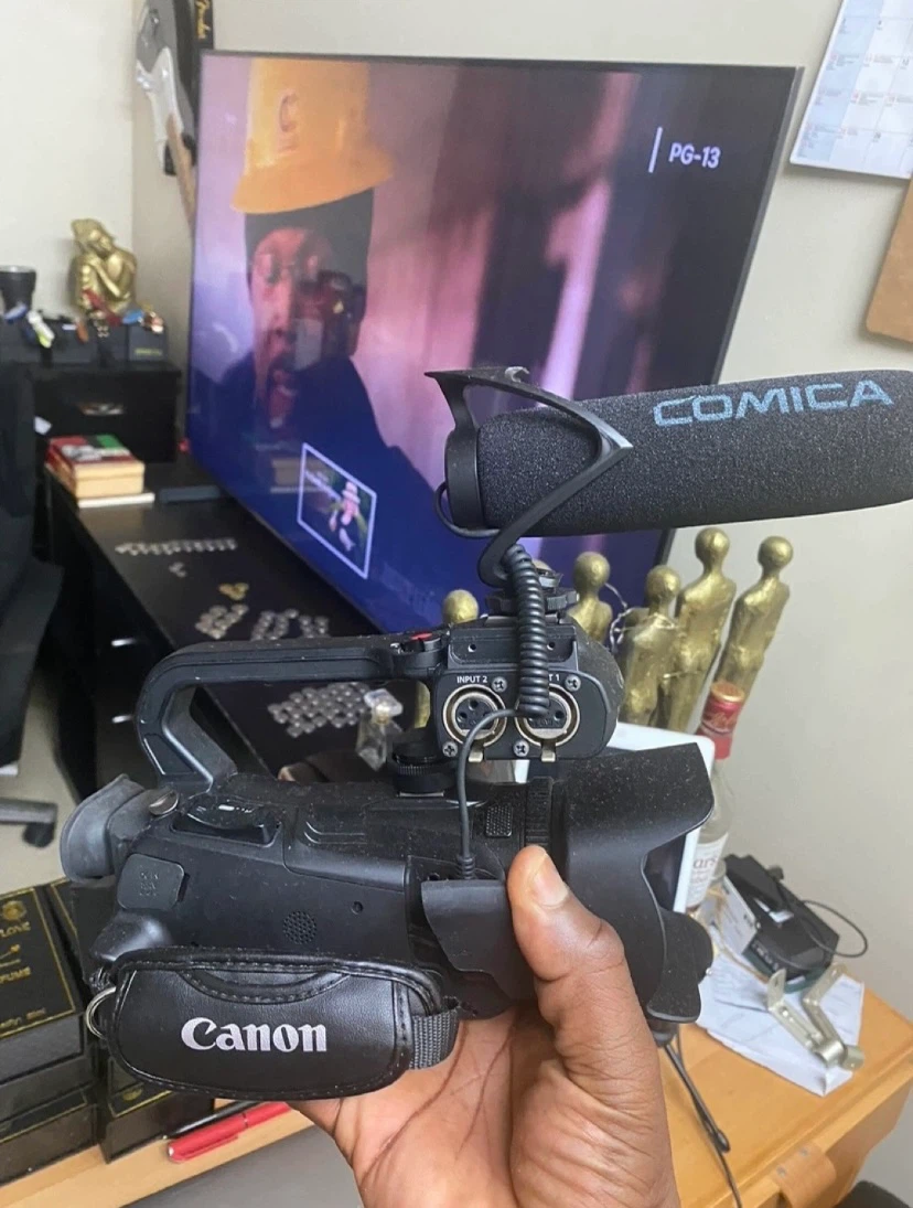 Canon 4K Camcorder with Comica Microphone - photo 3