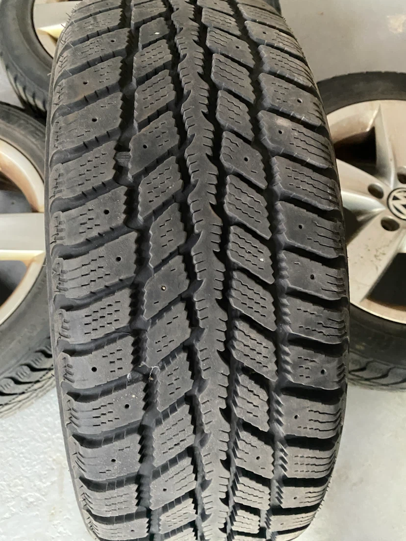 Volkswagen Winter Tires and Rims 205/55R16 - photo 4