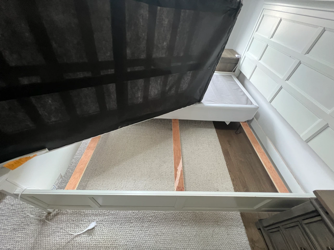 Urban Barn King Bedframe - photo 2