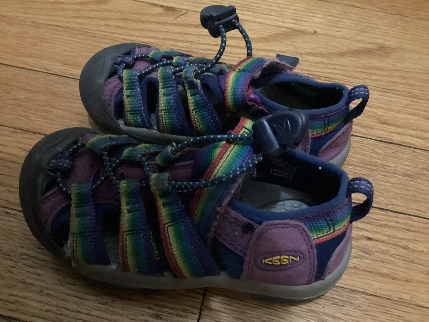 🏈 Keen Rainbow Sandals size 10 toddlers