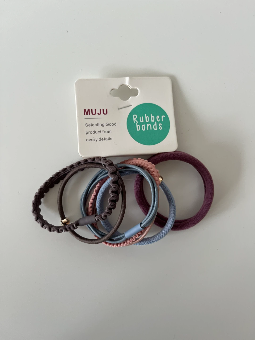 (NEW) 6pcs assorted hair ties 🏈