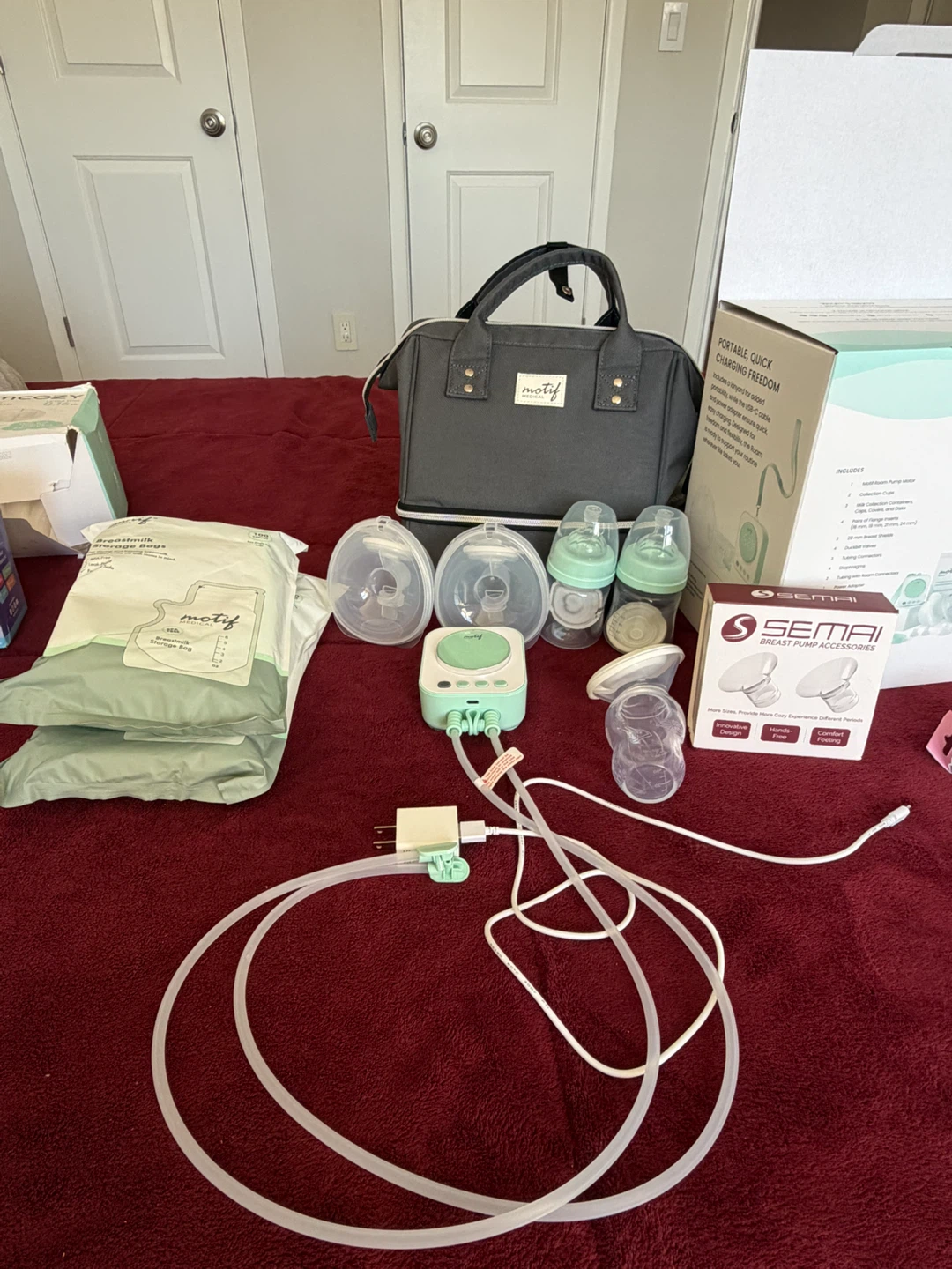 Motif Roam Portable Breast Pump Set