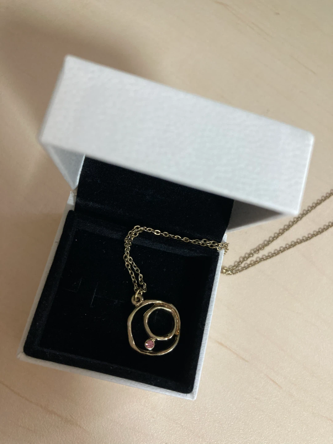 Circle Pendant Necklace 🏈