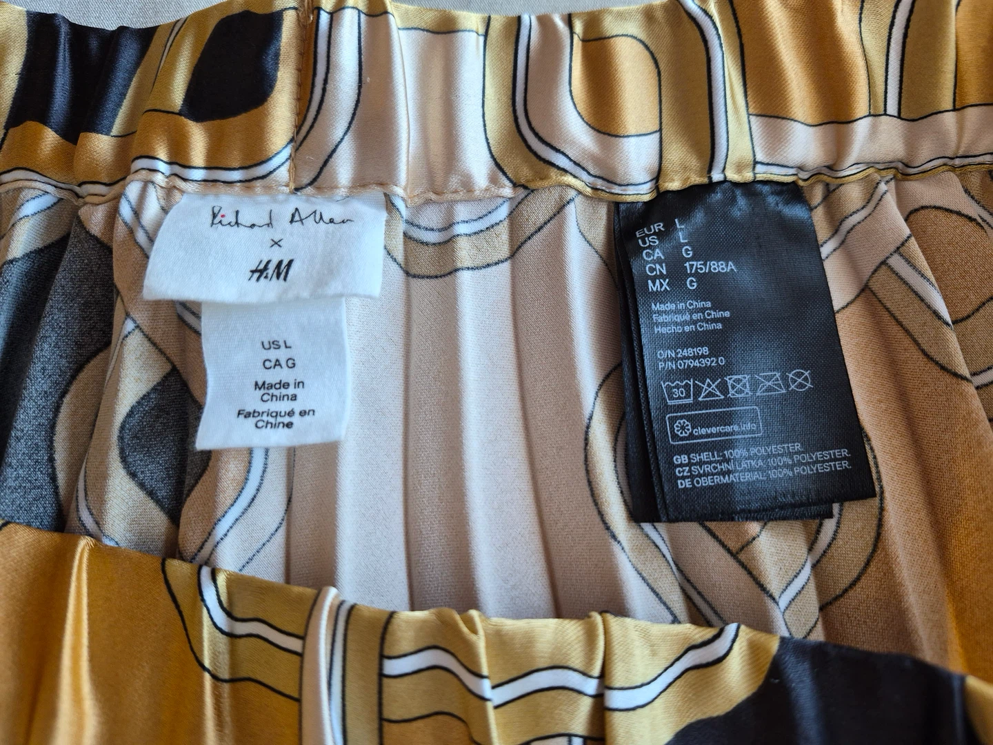 H&M RICHARD ALLEN SATIN PLEATED SKIRT - photo 3