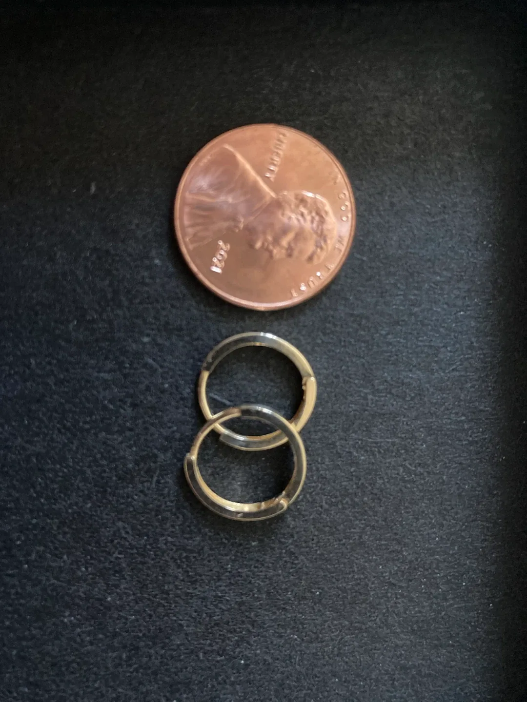 Small Gold Hoop Earrings 🏈 - photo 2