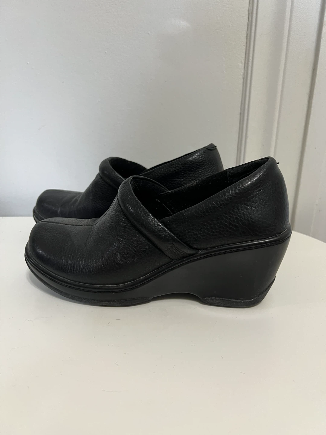 🏈 B.O.C. Black Leather Wedge Clogs