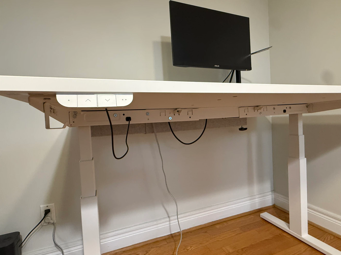 White Adjustable Standing Desk plus IKEA Office Chair - photo 2