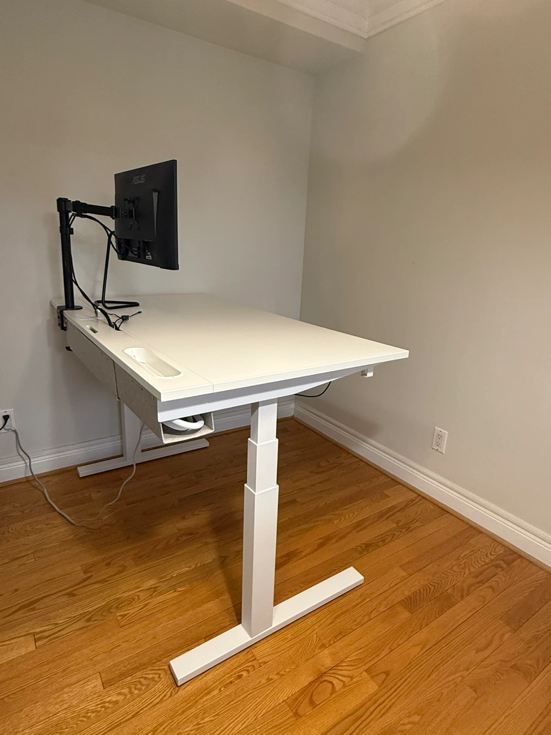 White Adjustable Standing Desk plus IKEA Office Chair - photo 5