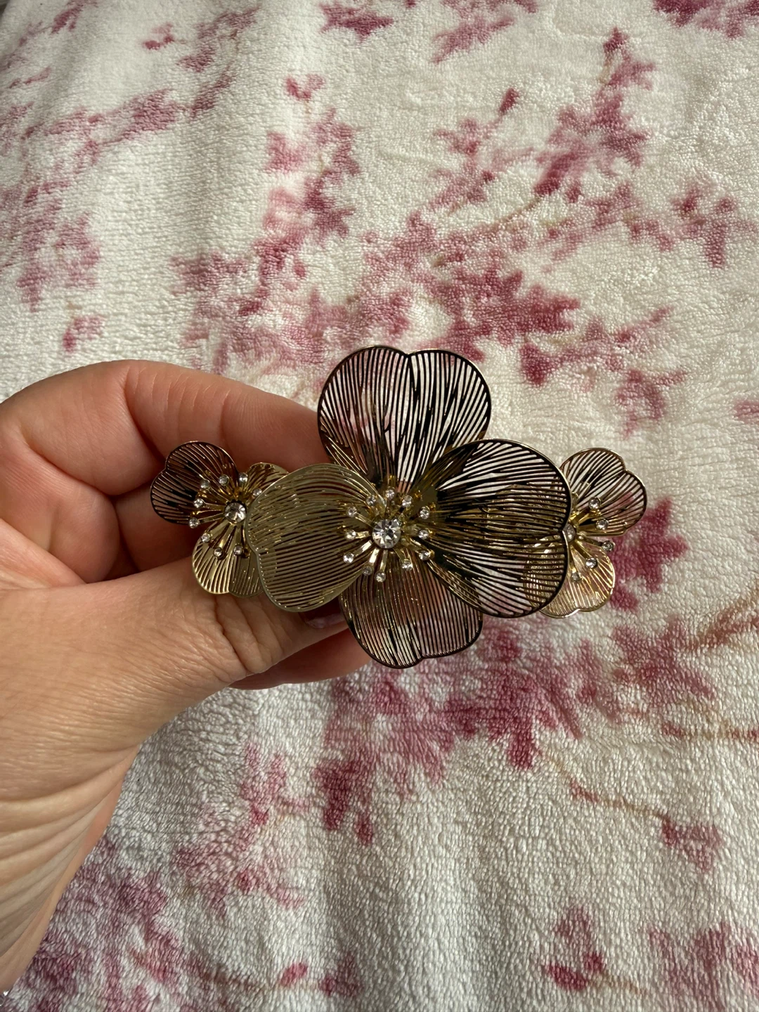 Gold-tone flower hair clip 🏈 - photo 4