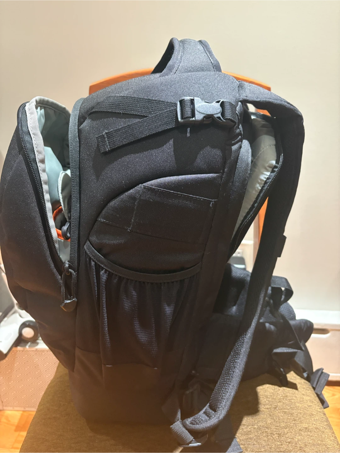 Lowepro camera backpack - photo 2