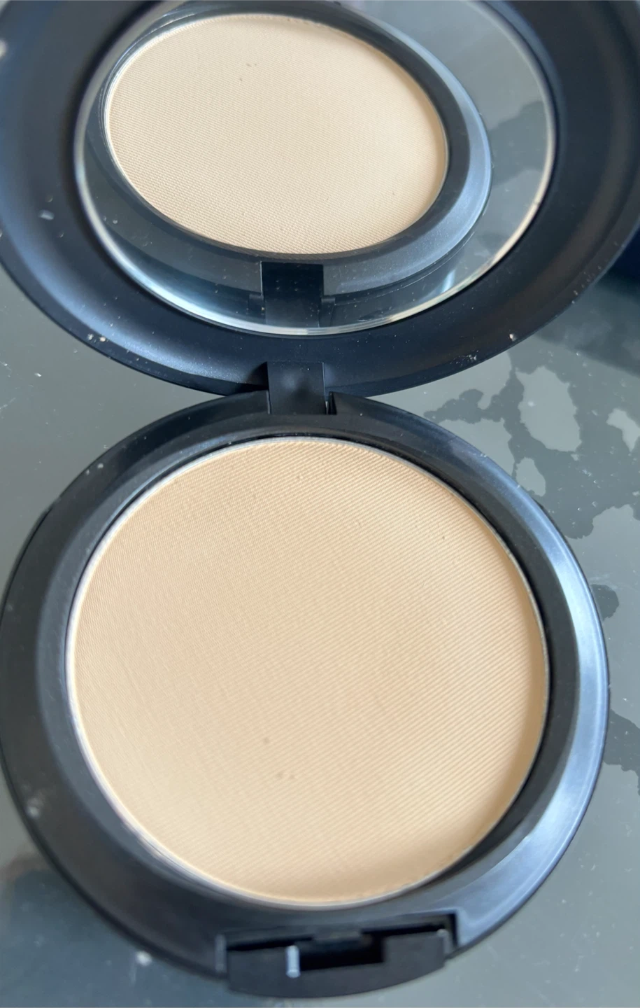 MAC Studio Fix Powder Plus Foundation C30 - photo 2