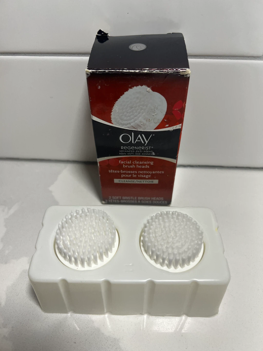 NEW Olay Regenerist Facial Cleansing Brush Heads - photo 3