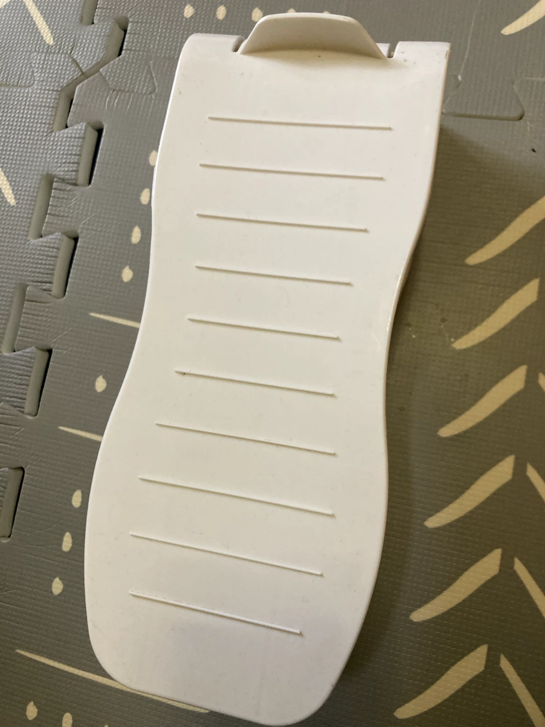White Plastic Shoe Stacker 🏈 - photo 2