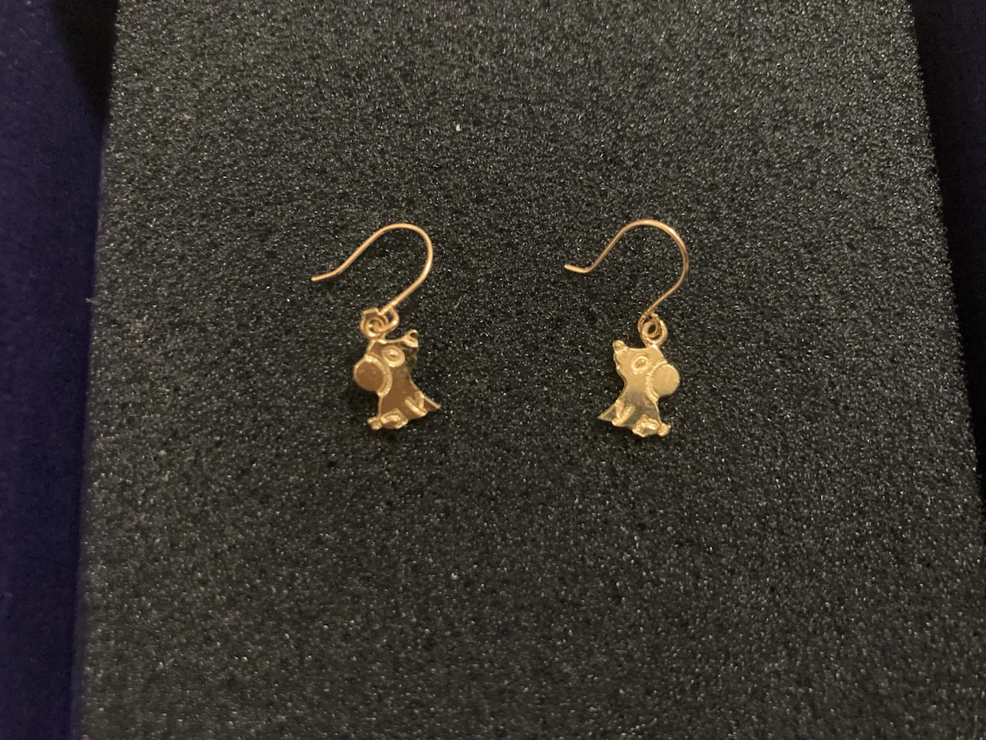 14k gold dog charm hook earrings🏈