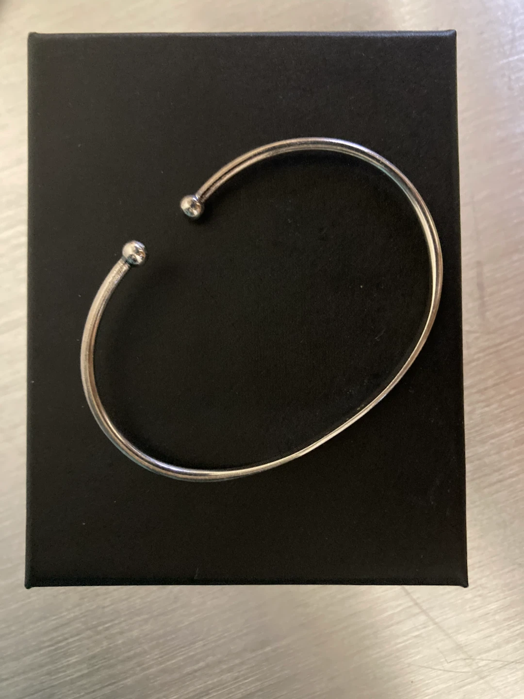 Minimalist Silver Tone Ball End Cuff Bracelet🏈