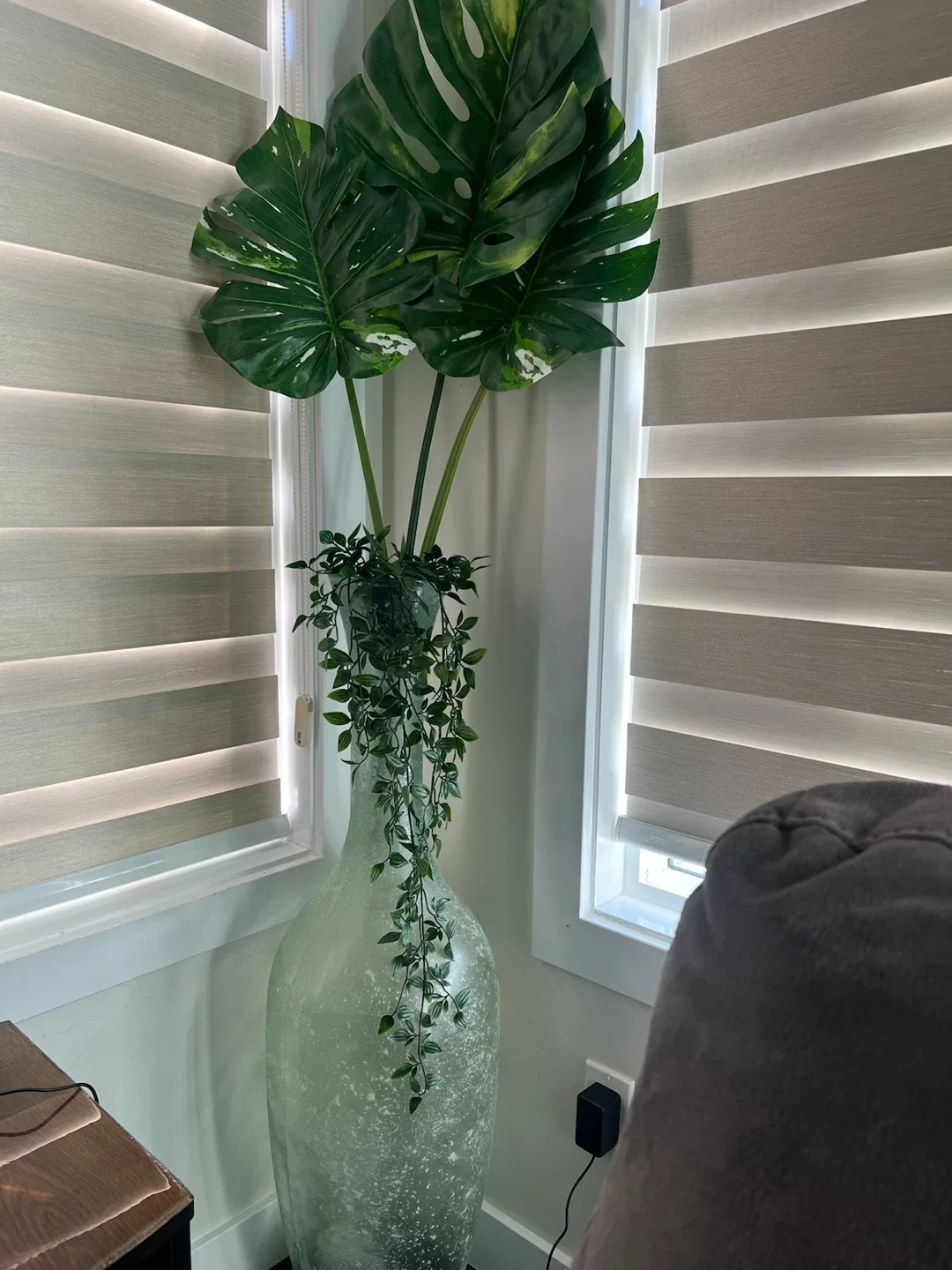 Large Decorative Glass Vase with Artificial Plants - photo 2