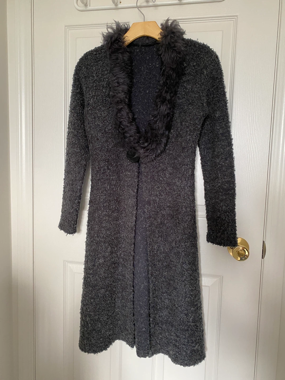 🏈 Grey Faux Fur Trim Long Cardigan