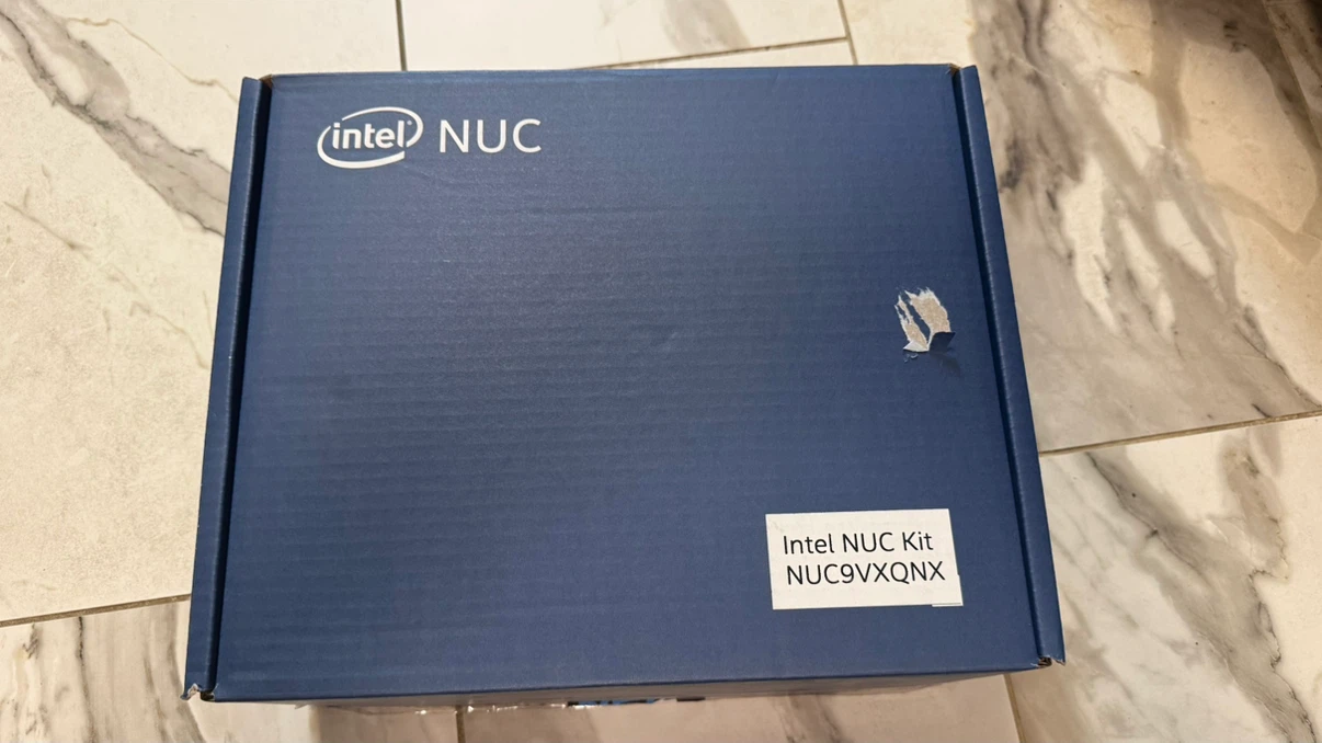 Intel NUC Kit NUC9VXQNX