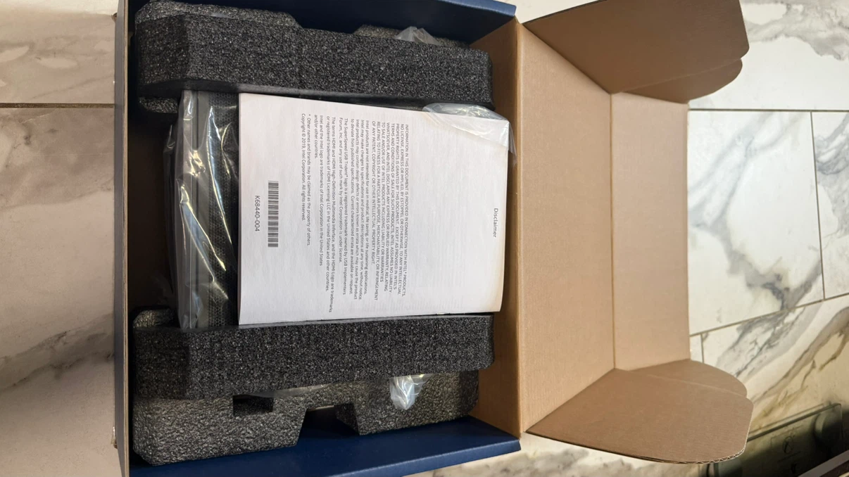 Intel NUC Kit NUC9VXQNX - photo 2