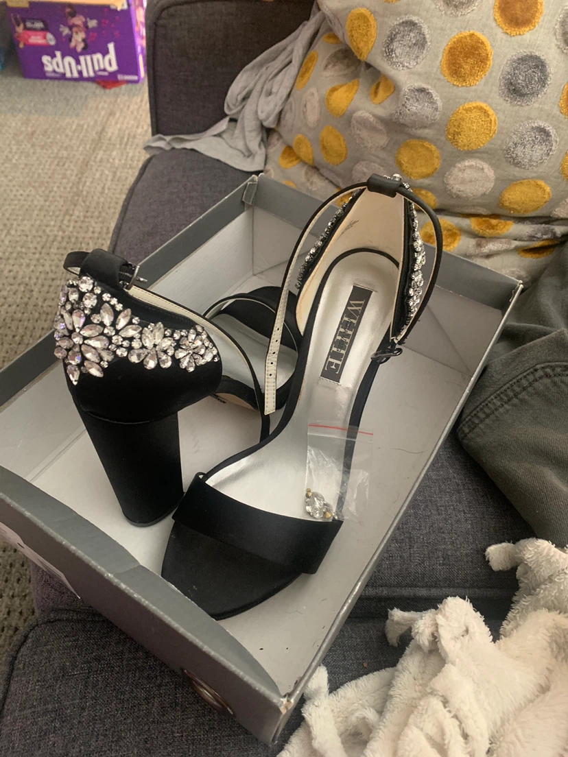White by Vera Wang Black Heeled Sandals
