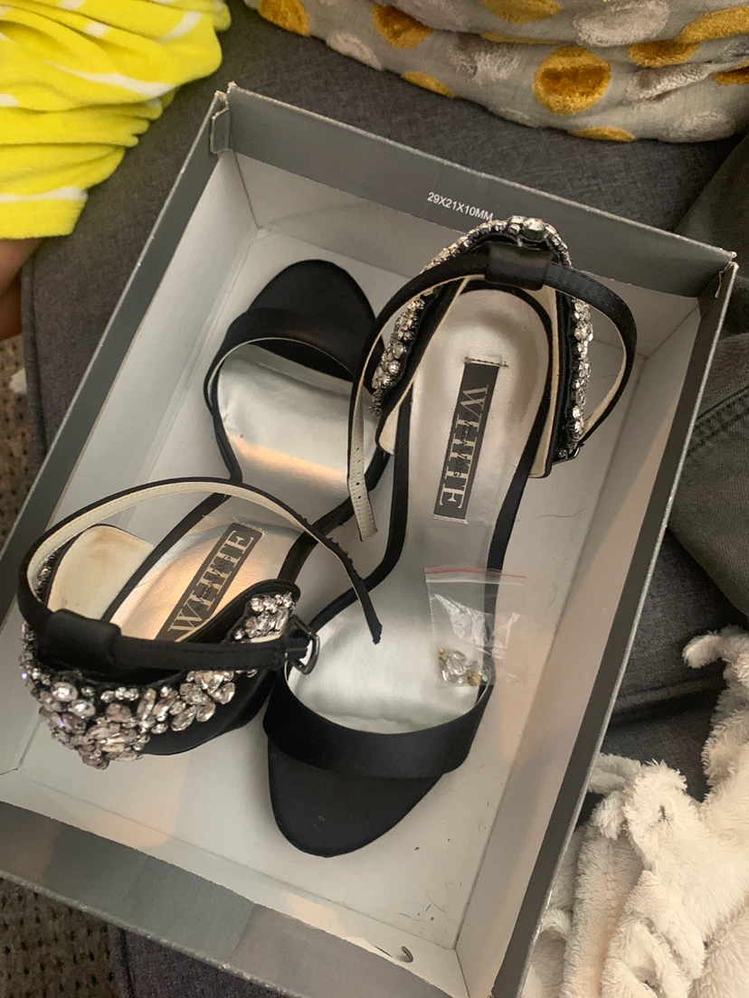 White by Vera Wang Black Heeled Sandals - photo 2