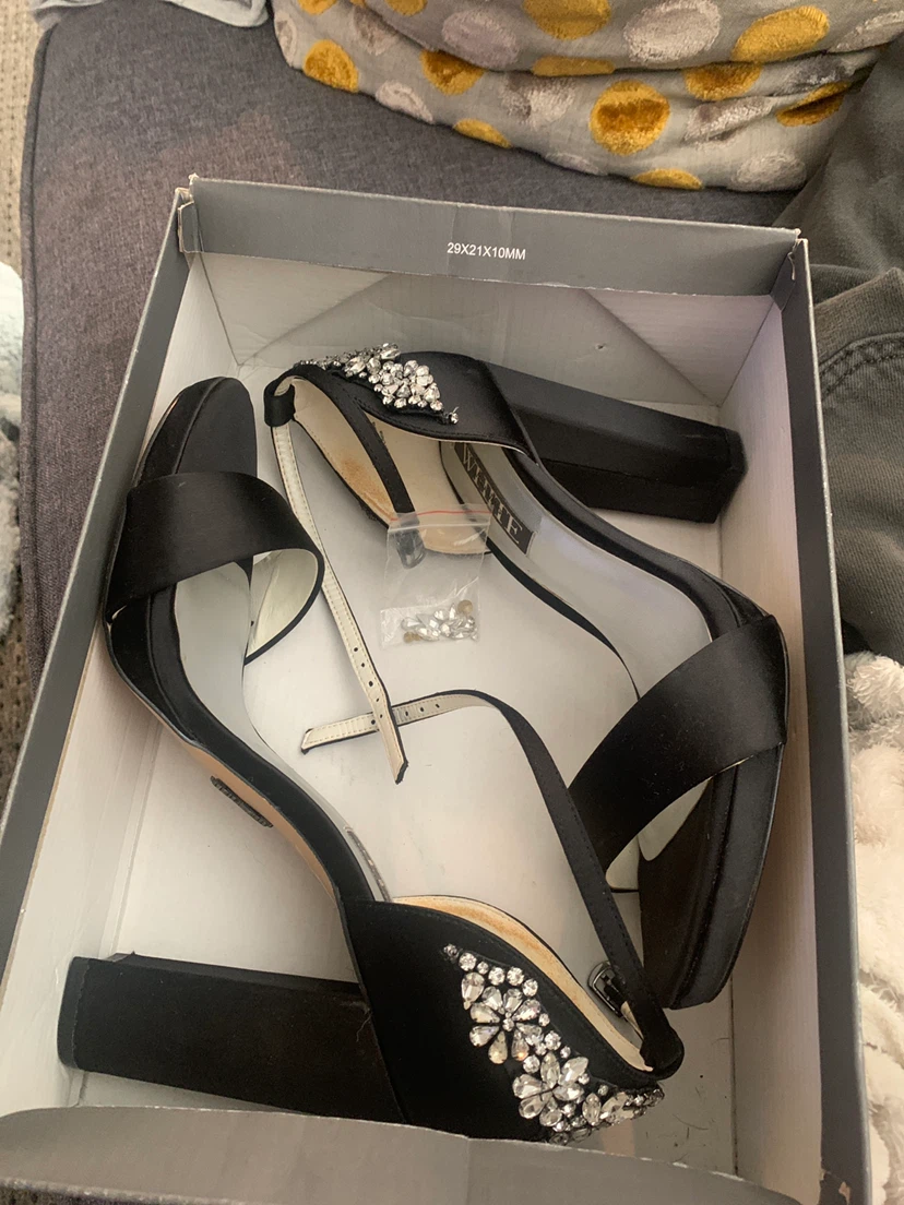 White by Vera Wang Black Heeled Sandals - photo 4