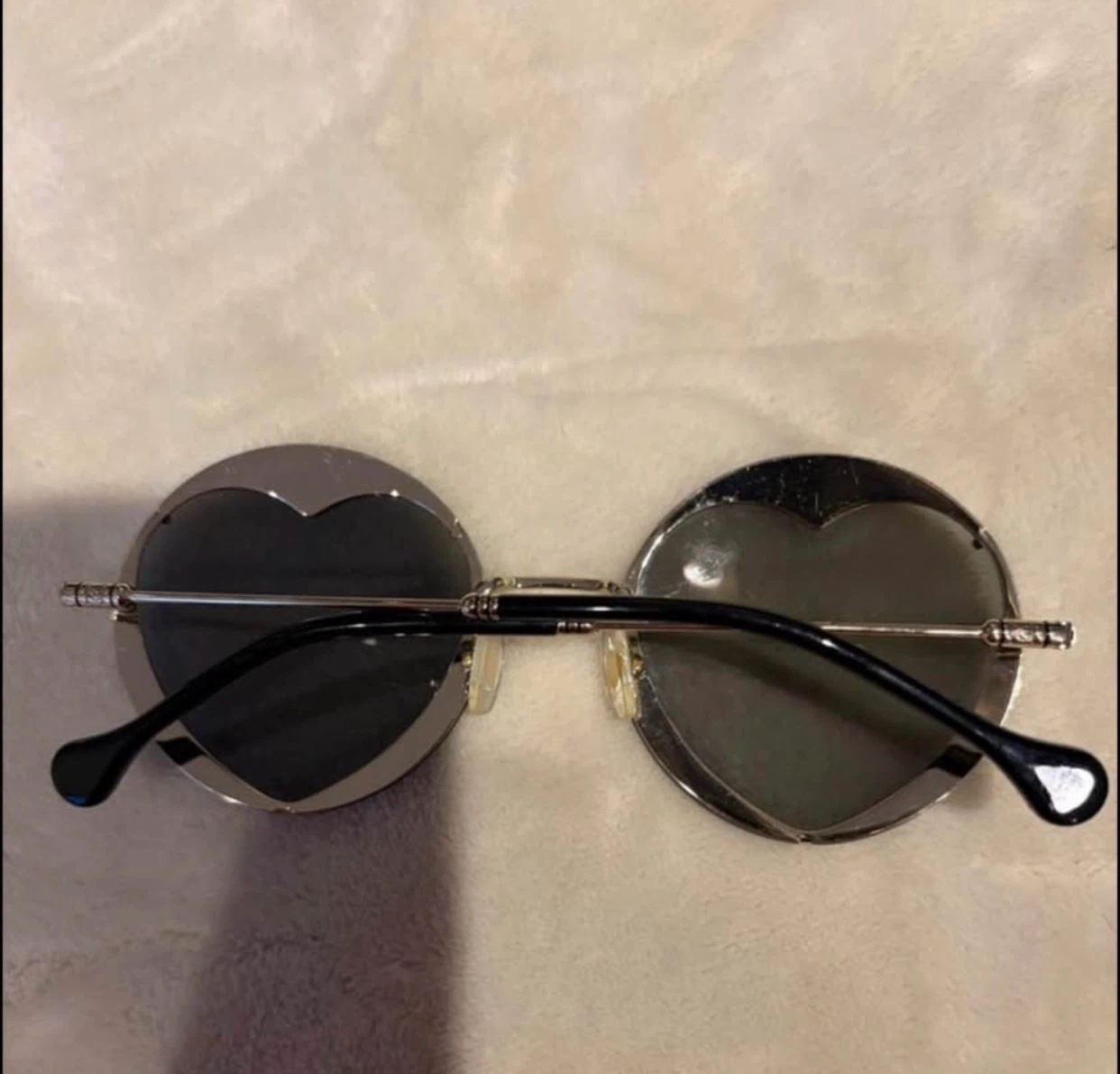 Rare Authentic Carolina Herrera Heart Shaped CH0013S sunglasses - photo 3