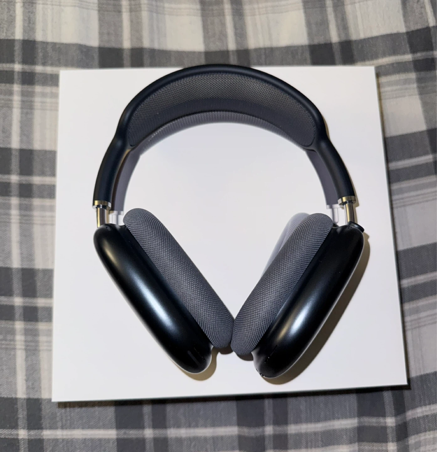 Title: Apple AirPods Max USB-C – Midnight + Spigen Case - photo 3