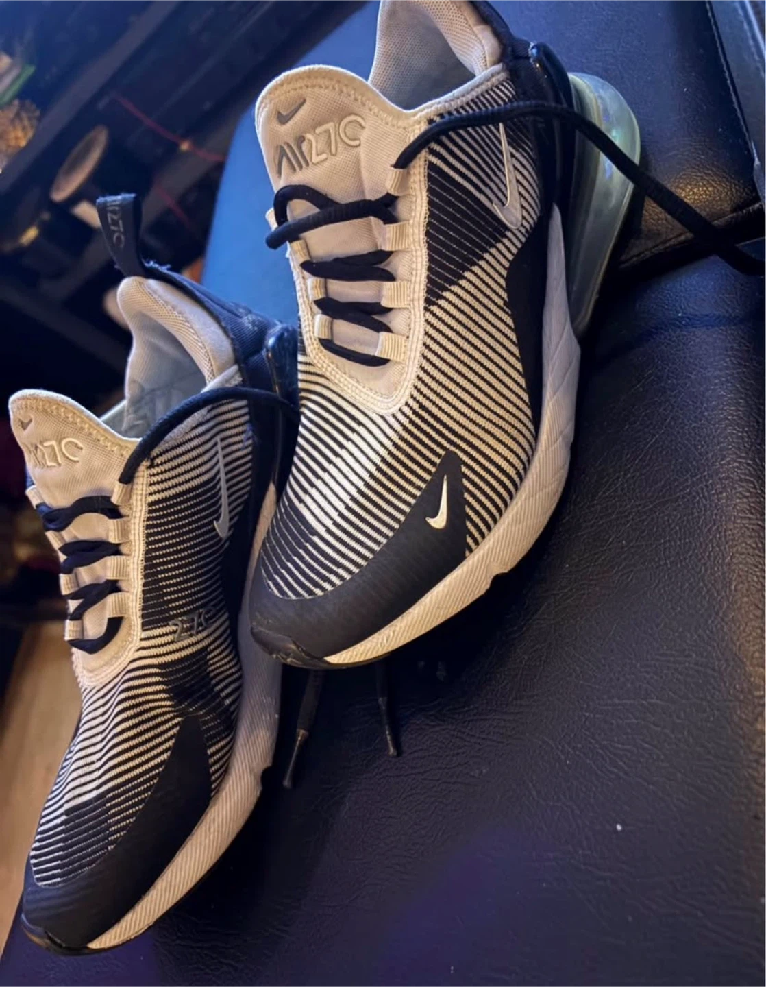 Stylish Nike Air Max 270 sneakers SZ 8
