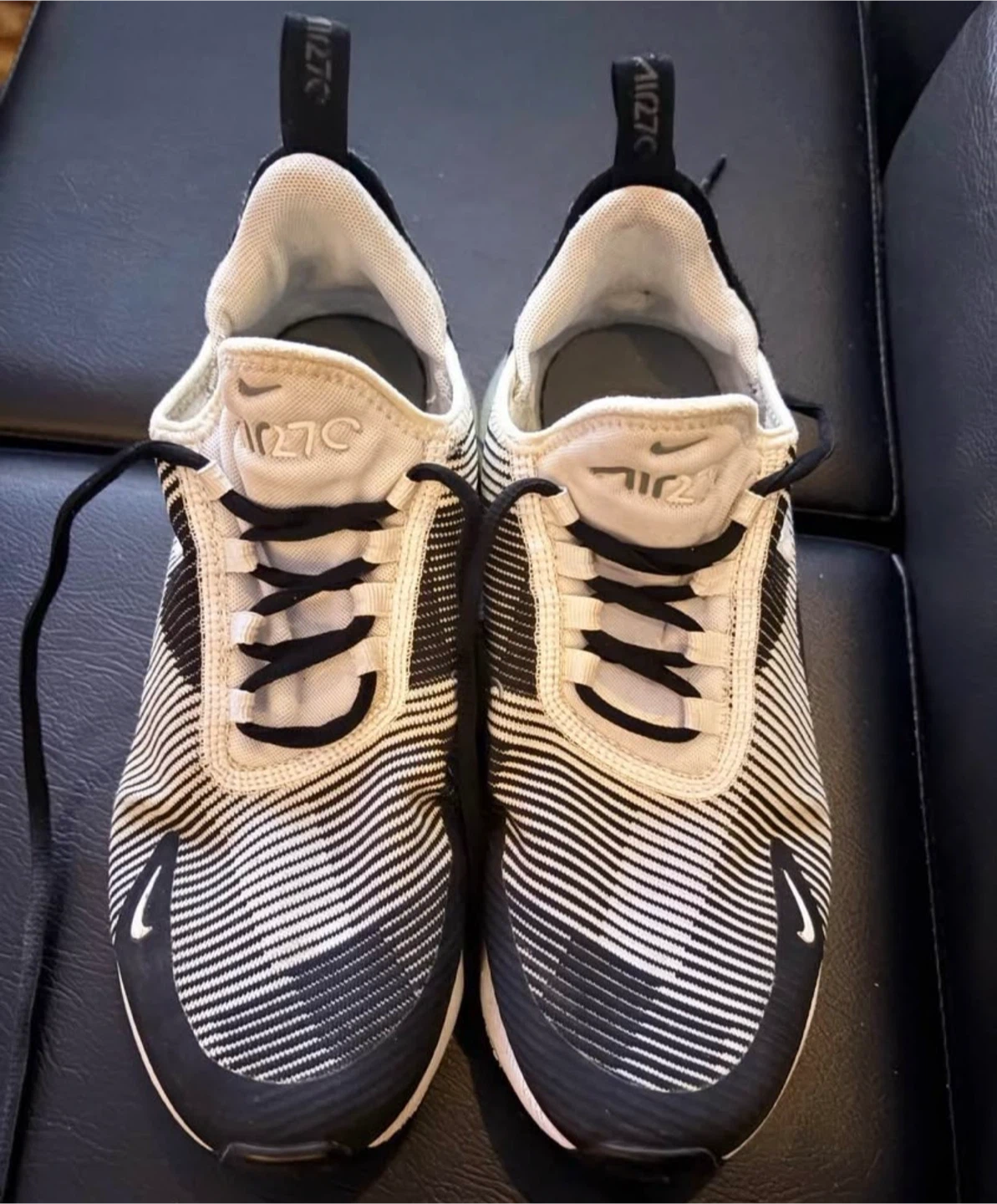 Stylish Nike Air Max 270 sneakers SZ 8 - photo 2