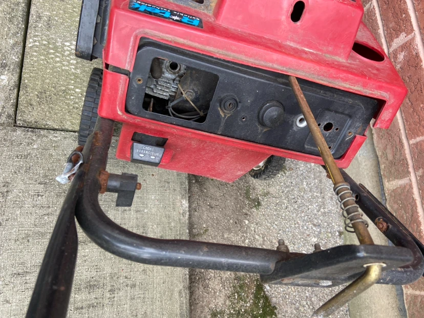 Toro CCR 3650 Snowblower for parts - photo 2