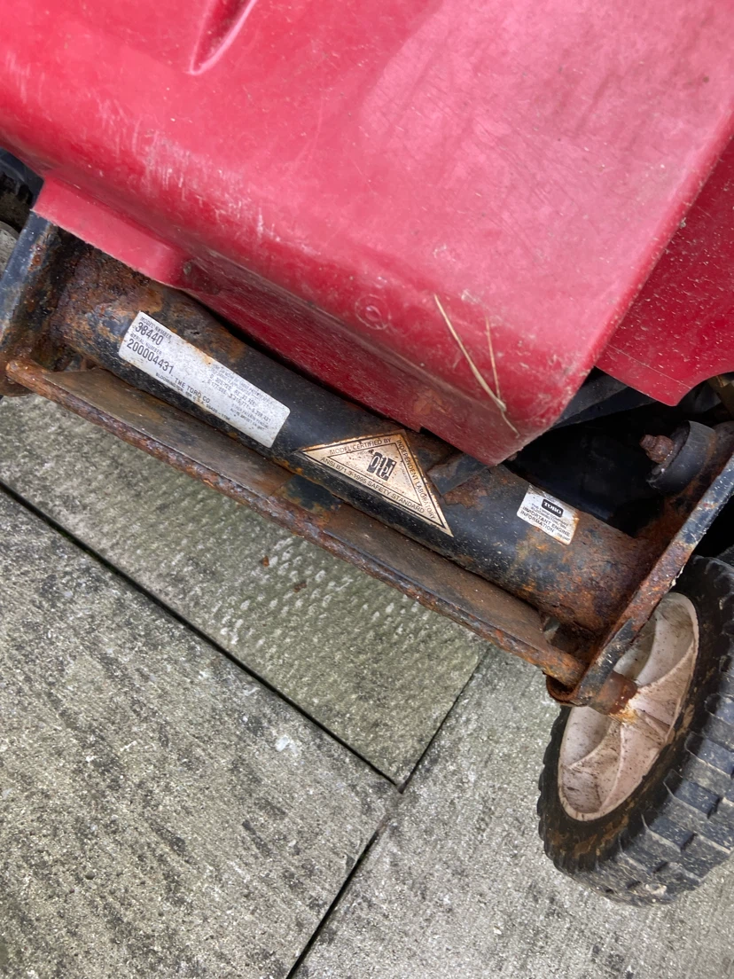 Toro CCR 3650 Snowblower for parts - photo 3