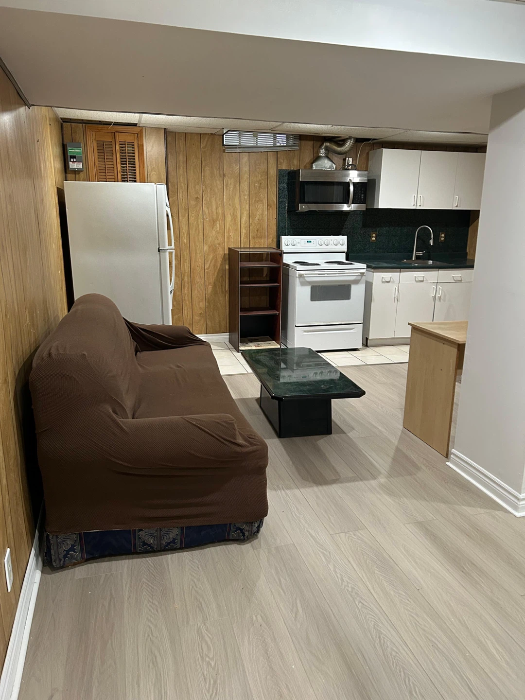 one bedroom bacement on rent call 6475021786 - photo 4