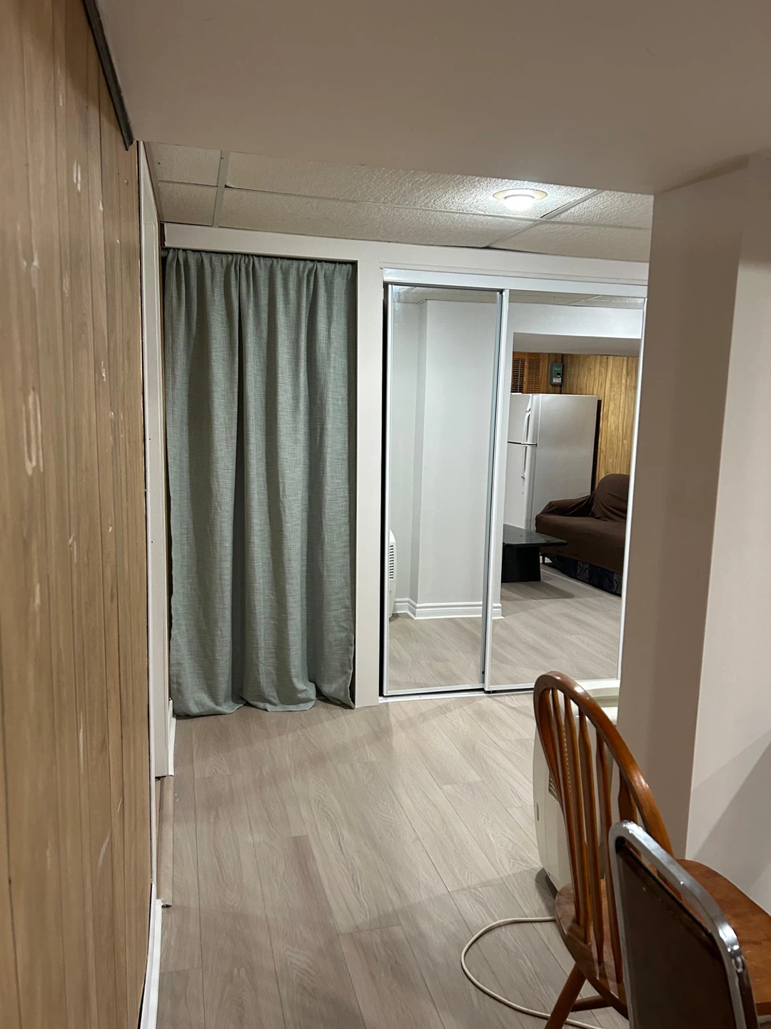 one bedroom bacement on rent call 6475021786 - photo 5