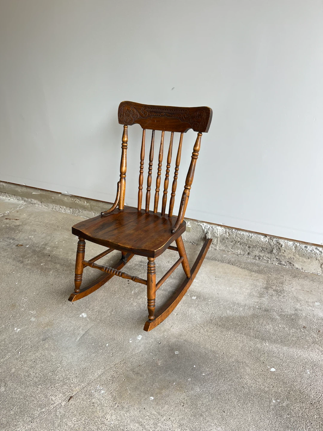 Solid Wood Rocking Chair - photo 2