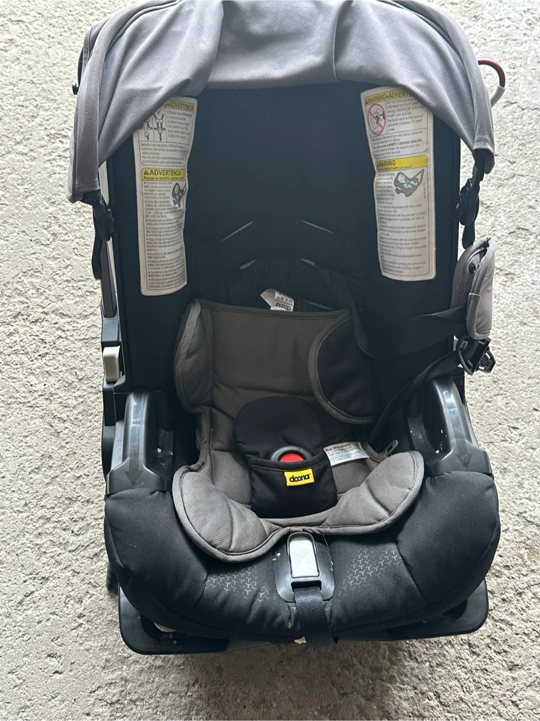 Doona stroller/car seat with base - photo 2