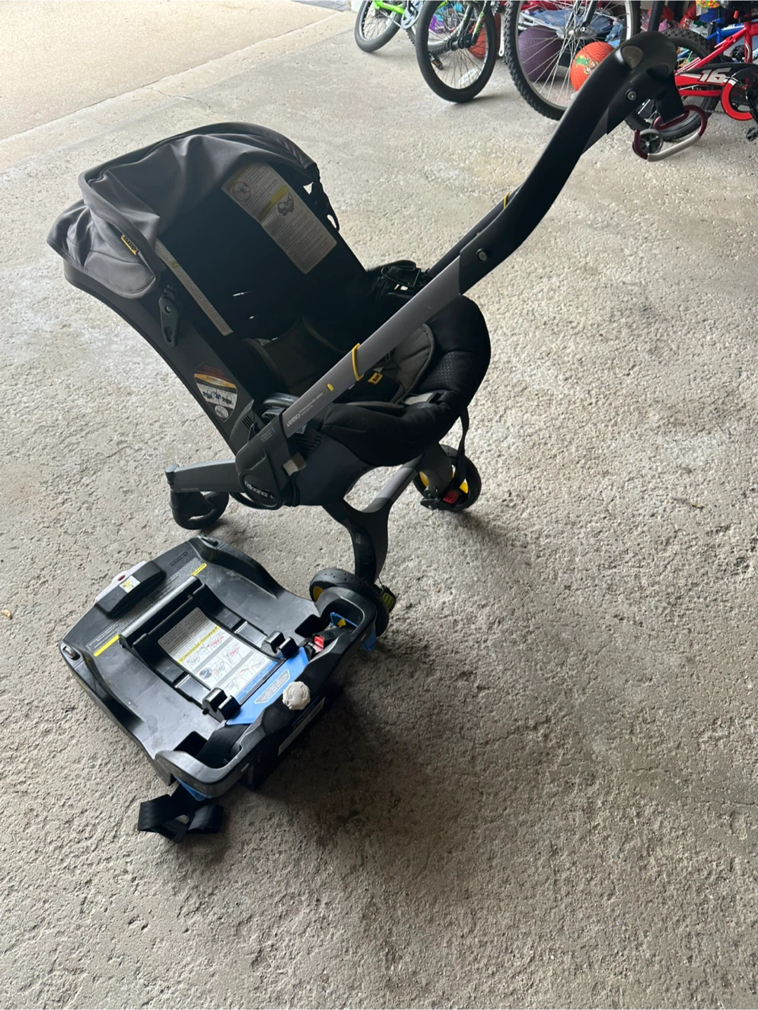 Doona stroller/car seat with base - photo 5