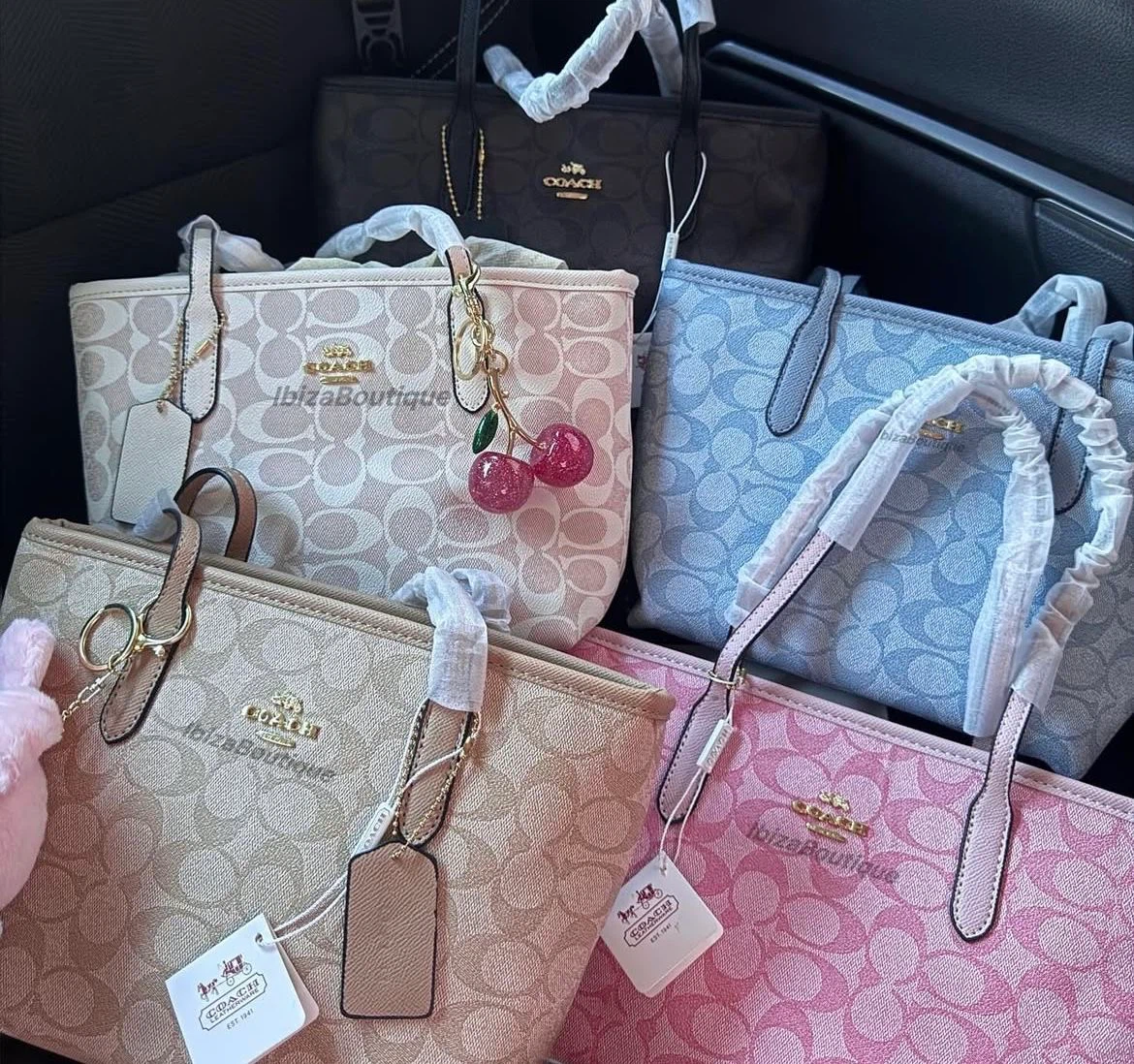Louis Vuitton Onthego Tote Bag - photo 2