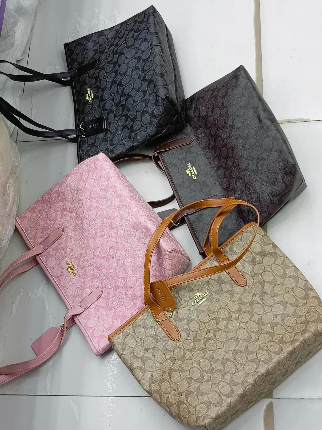 Louis Vuitton Onthego Tote Bag - photo 3