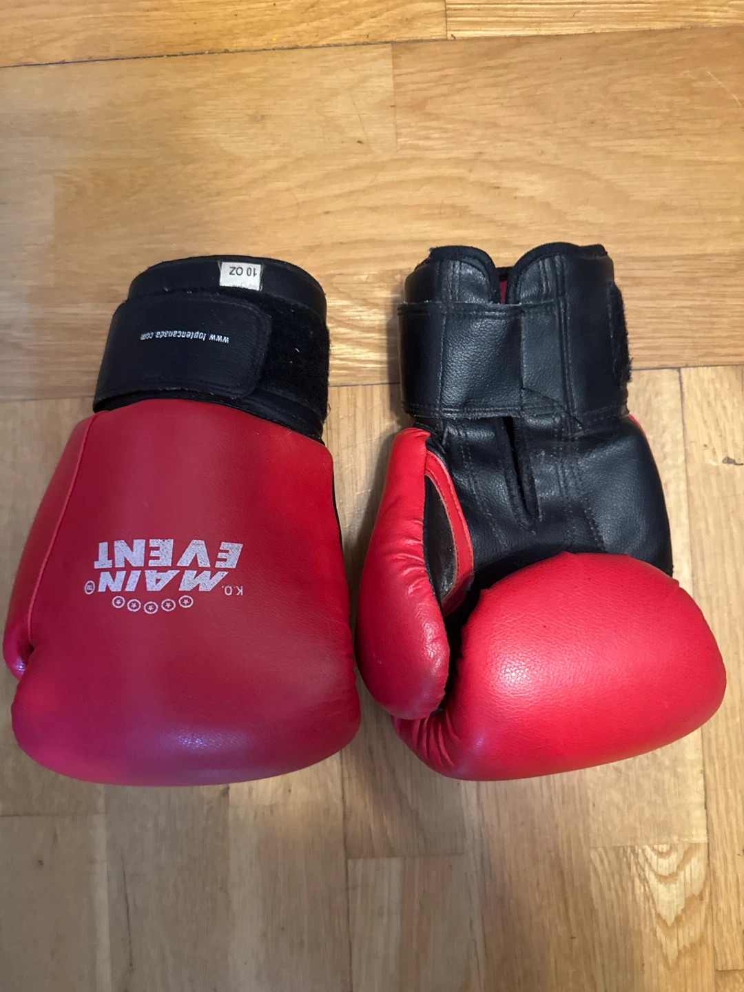 Top Ten Main Event Boxing Gloves - 10 oz 🏈