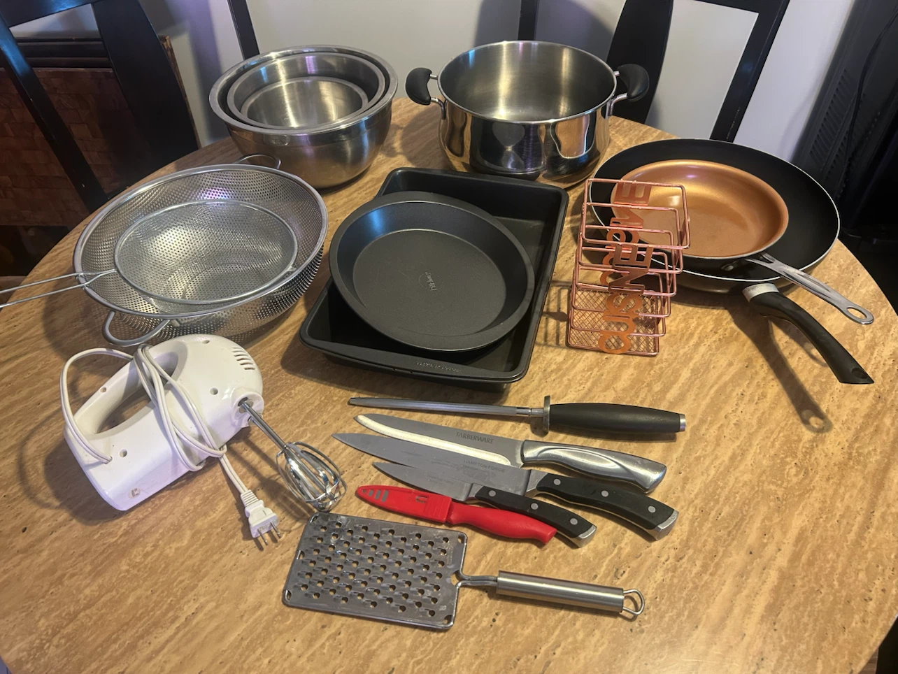 Kitchenware Bundle with Cookware and Utensils