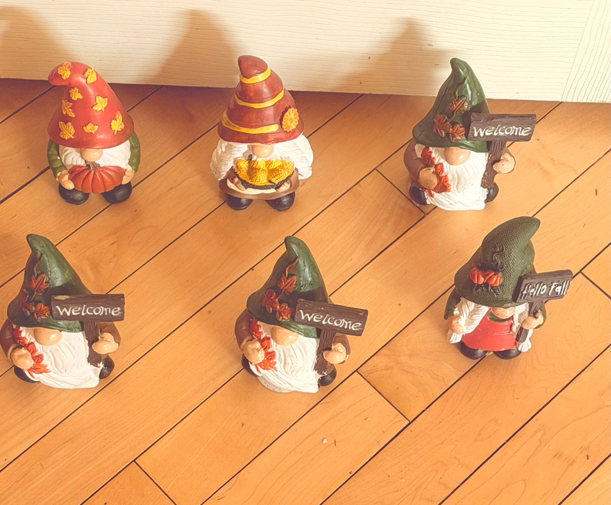 Set of 6 Fall Themed Garden Gnomes 🏈 - photo 2