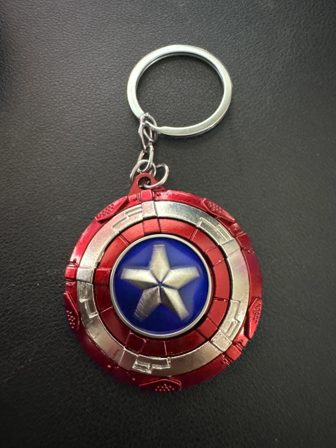 Marvel Captain America Shield Keychain 🏈