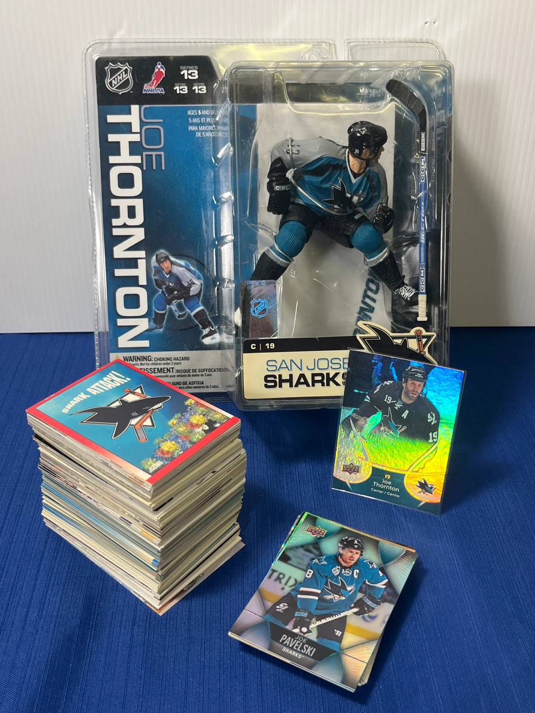 NHL Joe Thornton Figure (FREE Sharks Card Lot Included) - photo 2