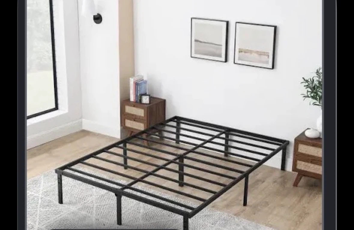🏈 modern Queen bedframe - photo 2